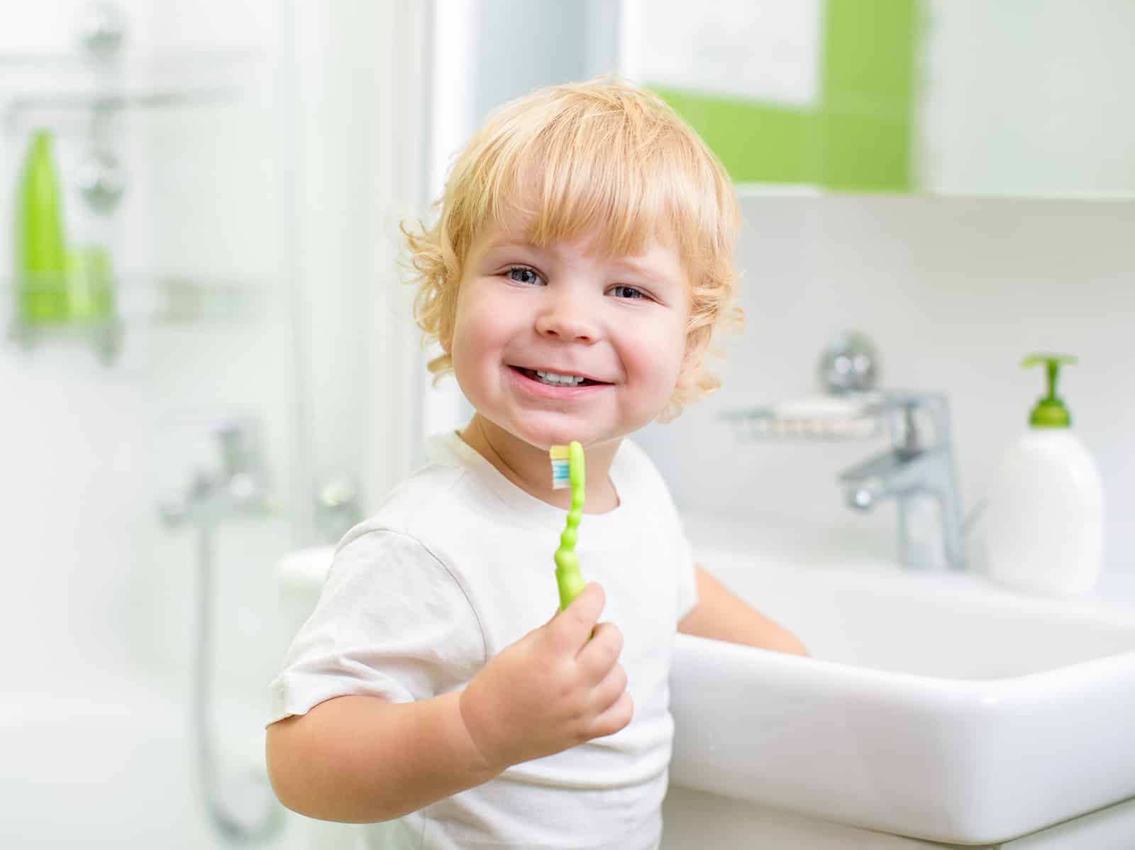 kid brushing teeth - Northfield Pediatric Dentistry